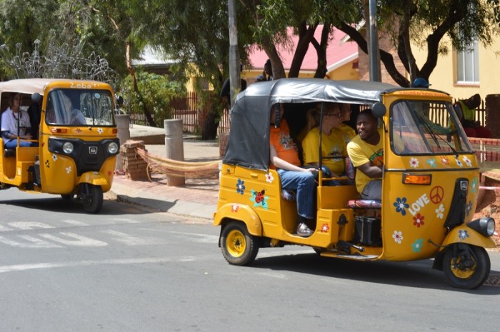 Wisata Naik Tuk Tuk